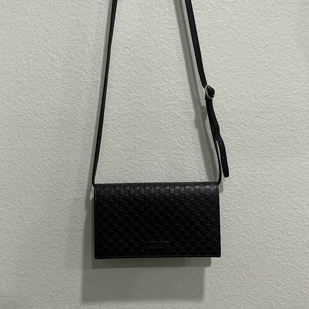 Authentic Gucci crossbody purse